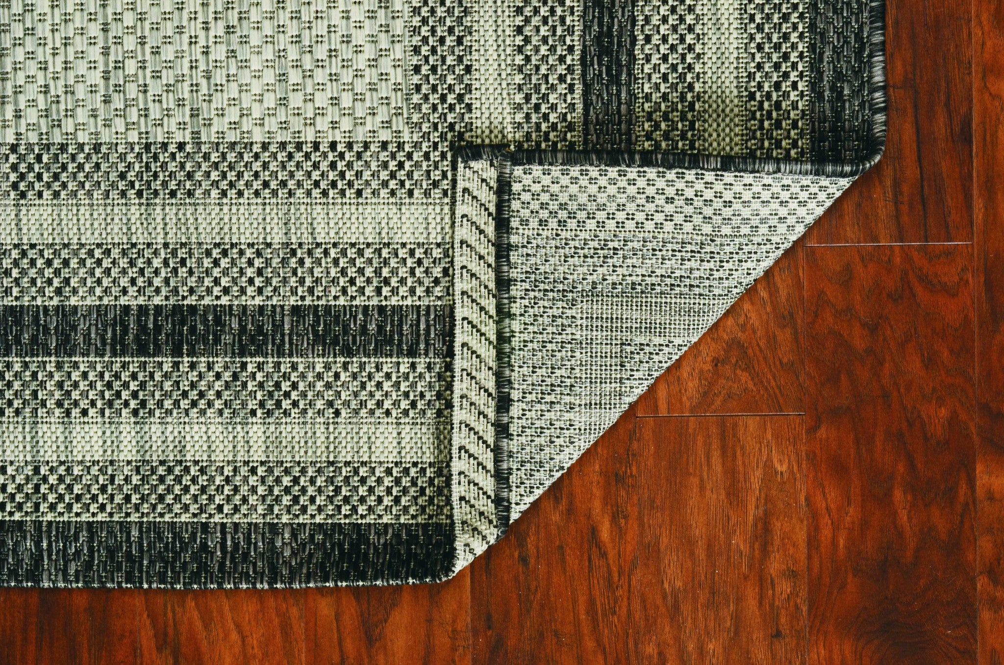 94" X 130" Grey Polypropylene Rug