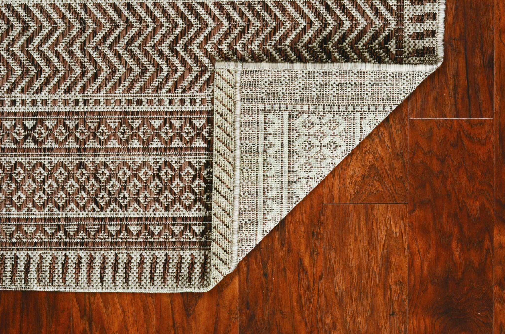 94" X 130" Mocha Polypropylene Rug
