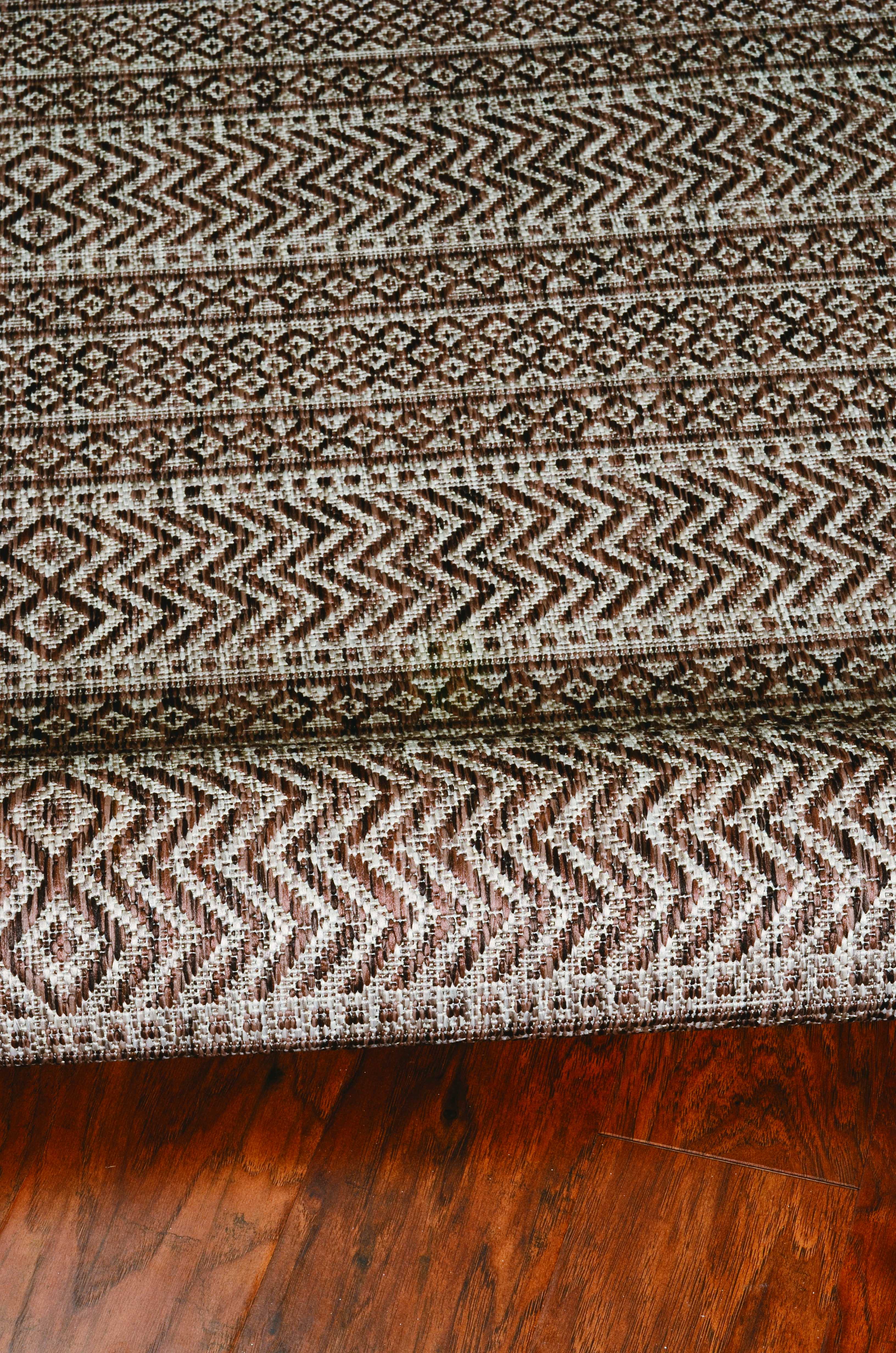 94" X 130" Mocha Polypropylene Rug