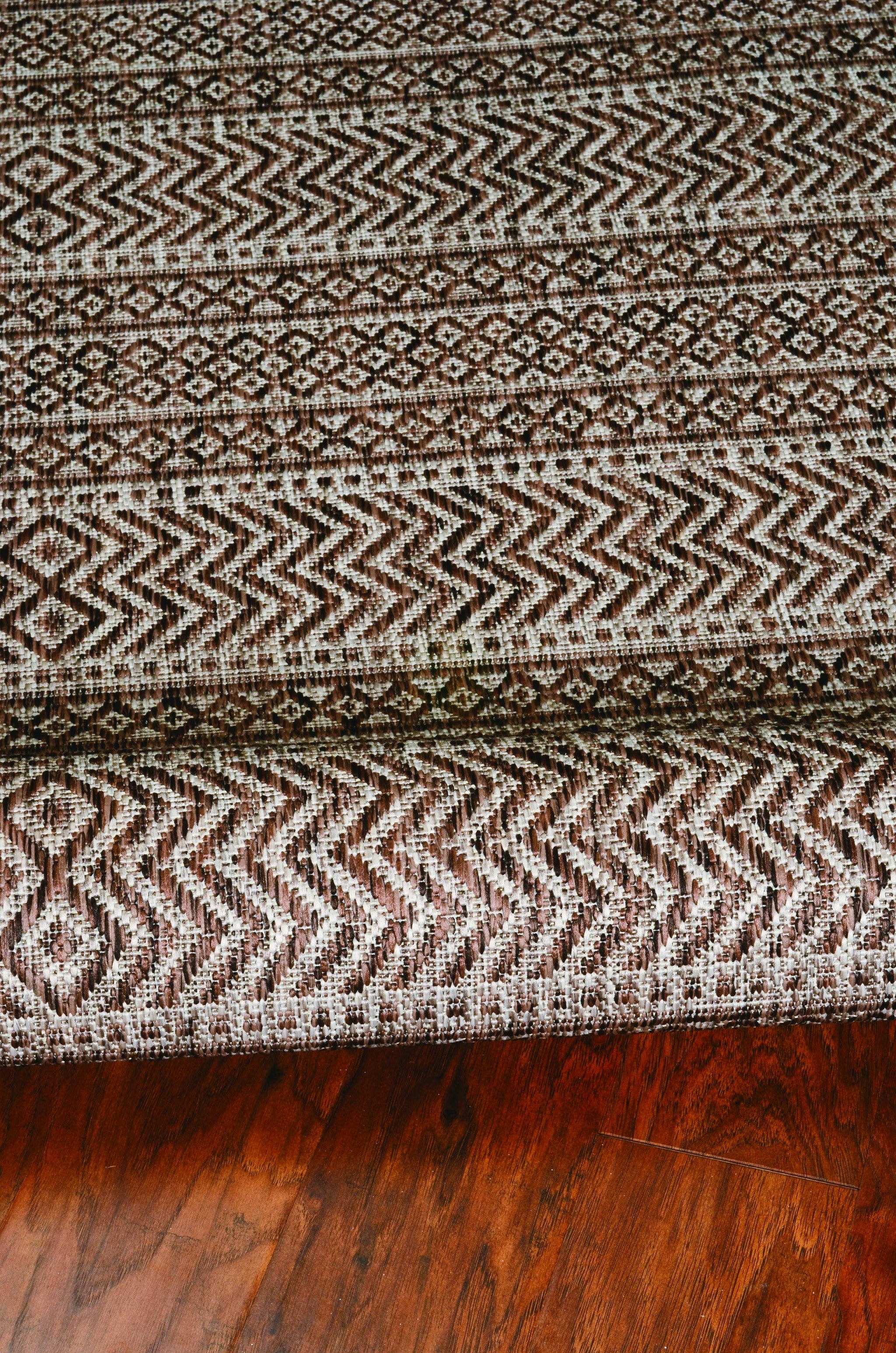 94" X 94" Mocha Polypropylene Rug