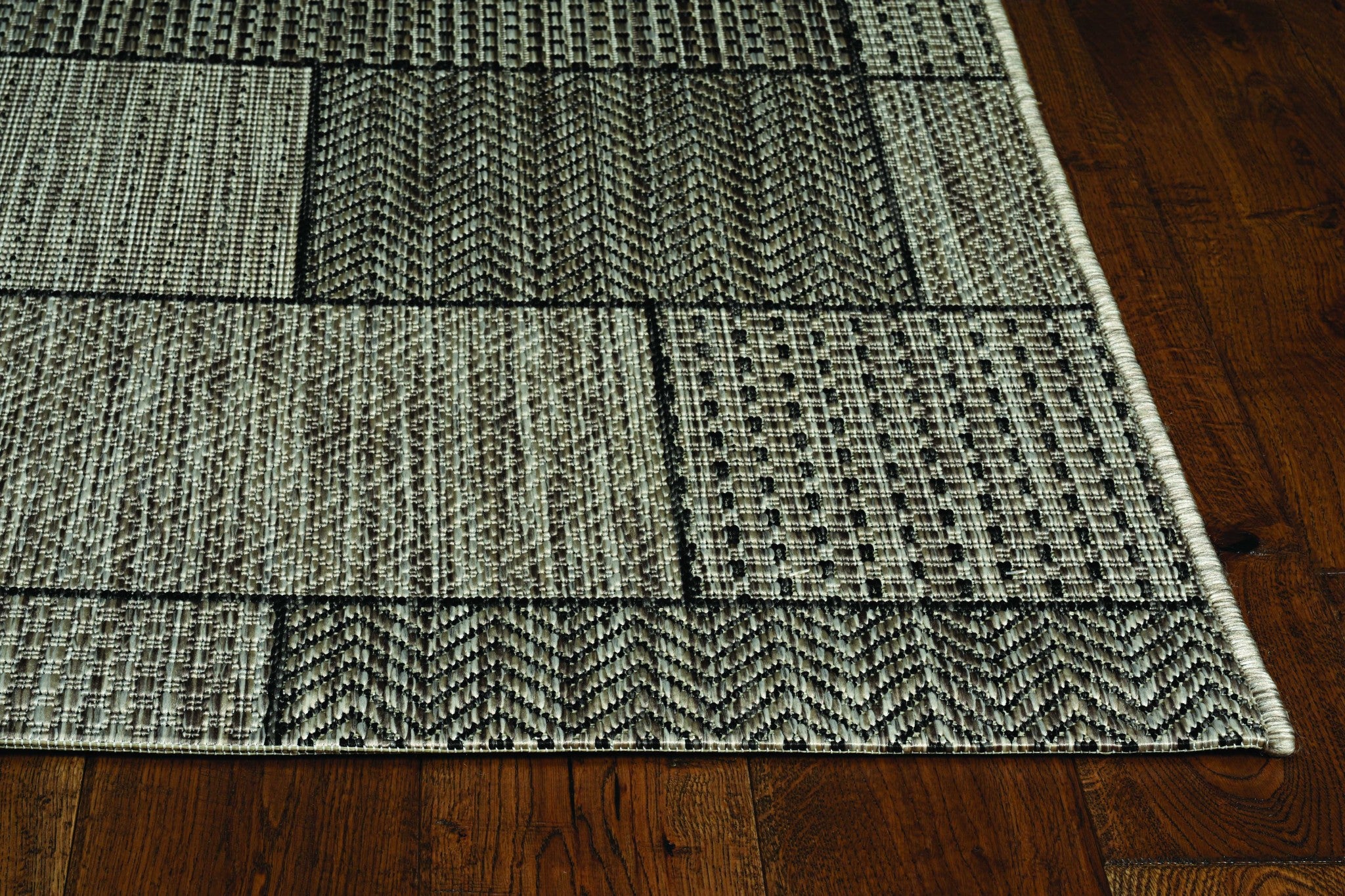 47" X 31" Grey Polypropylene Rug