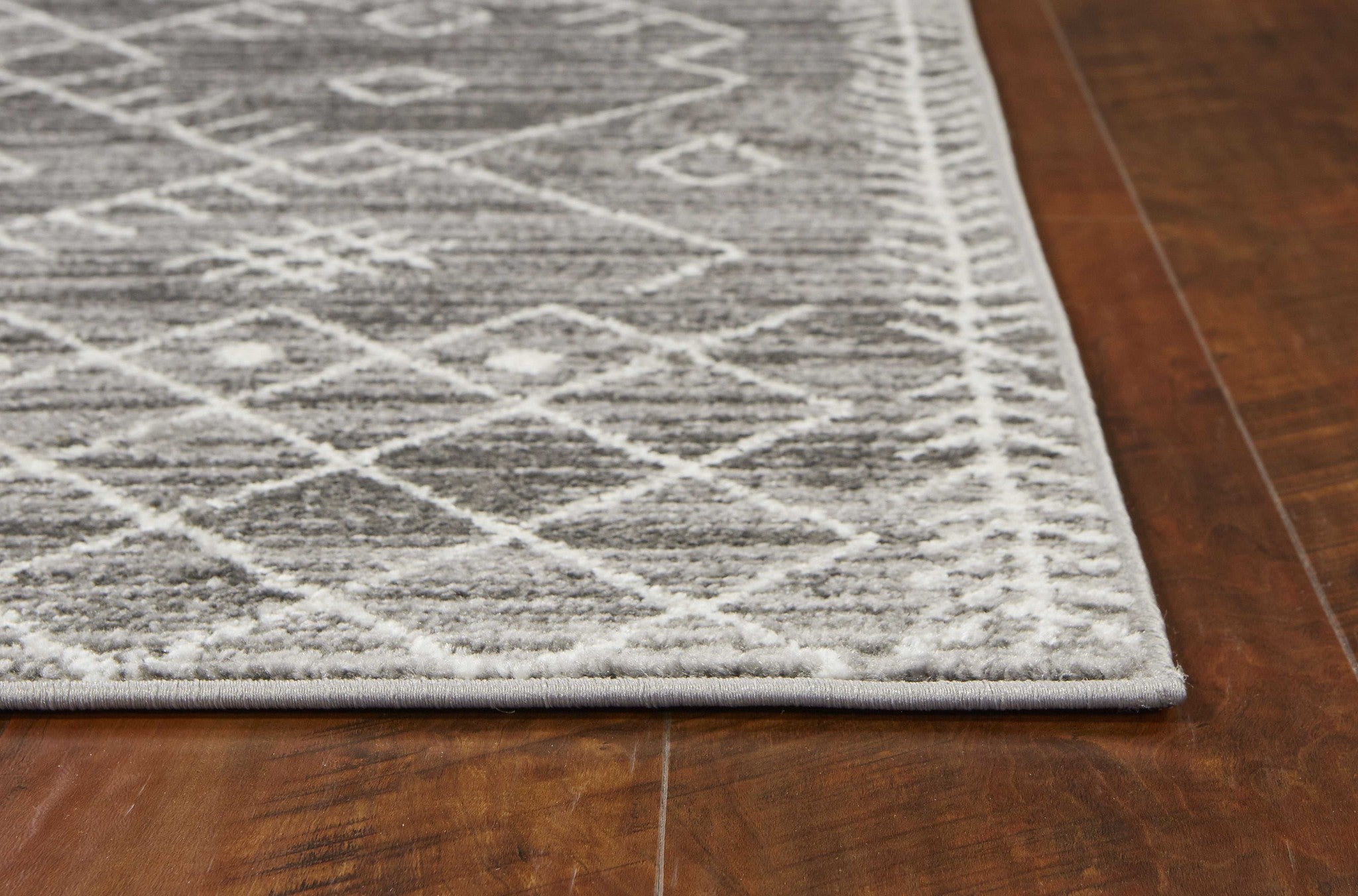 63" X 91" Grey Polypropelene Rug