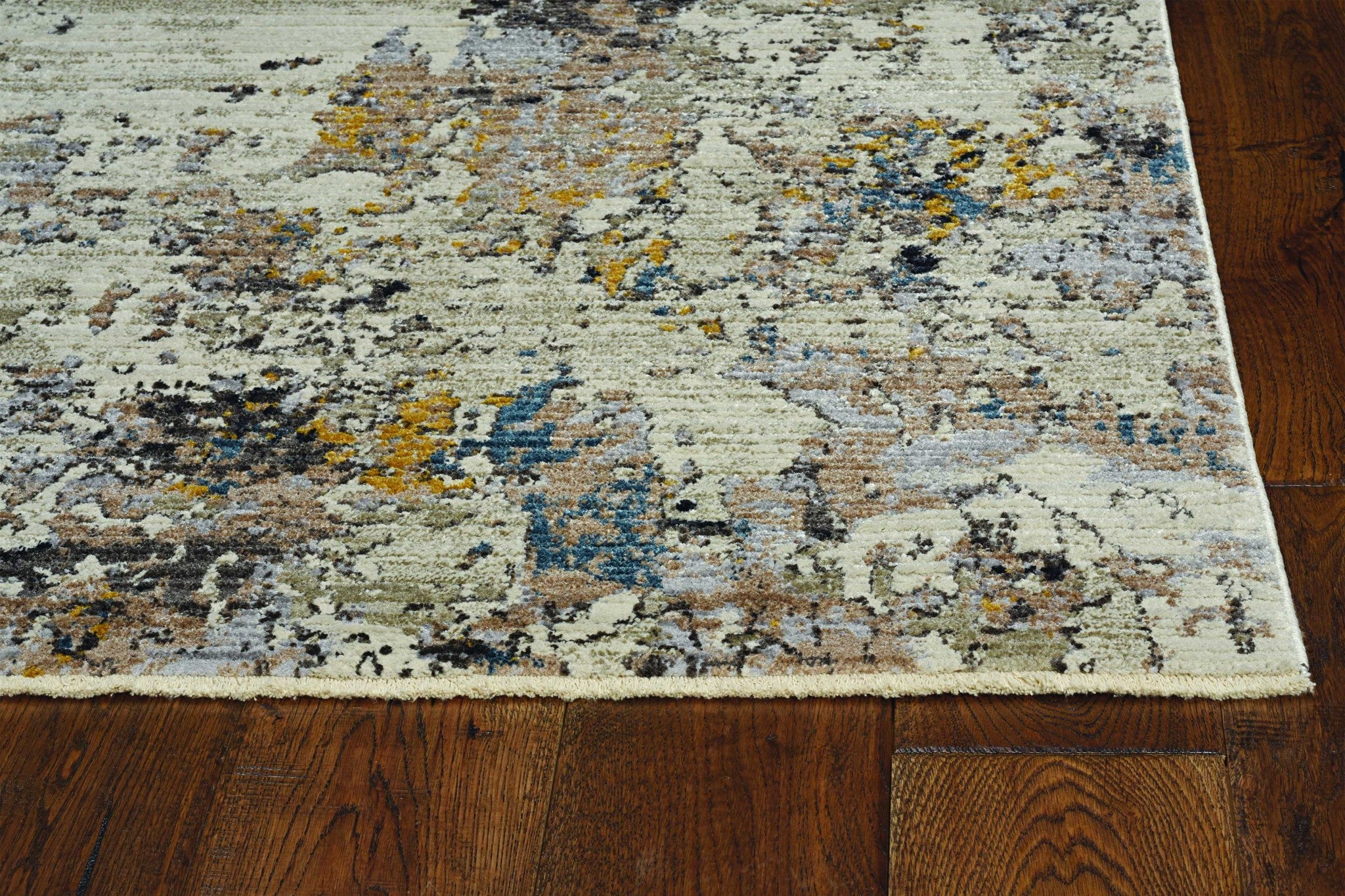 90" X 114" Ivory  Polyester Rug