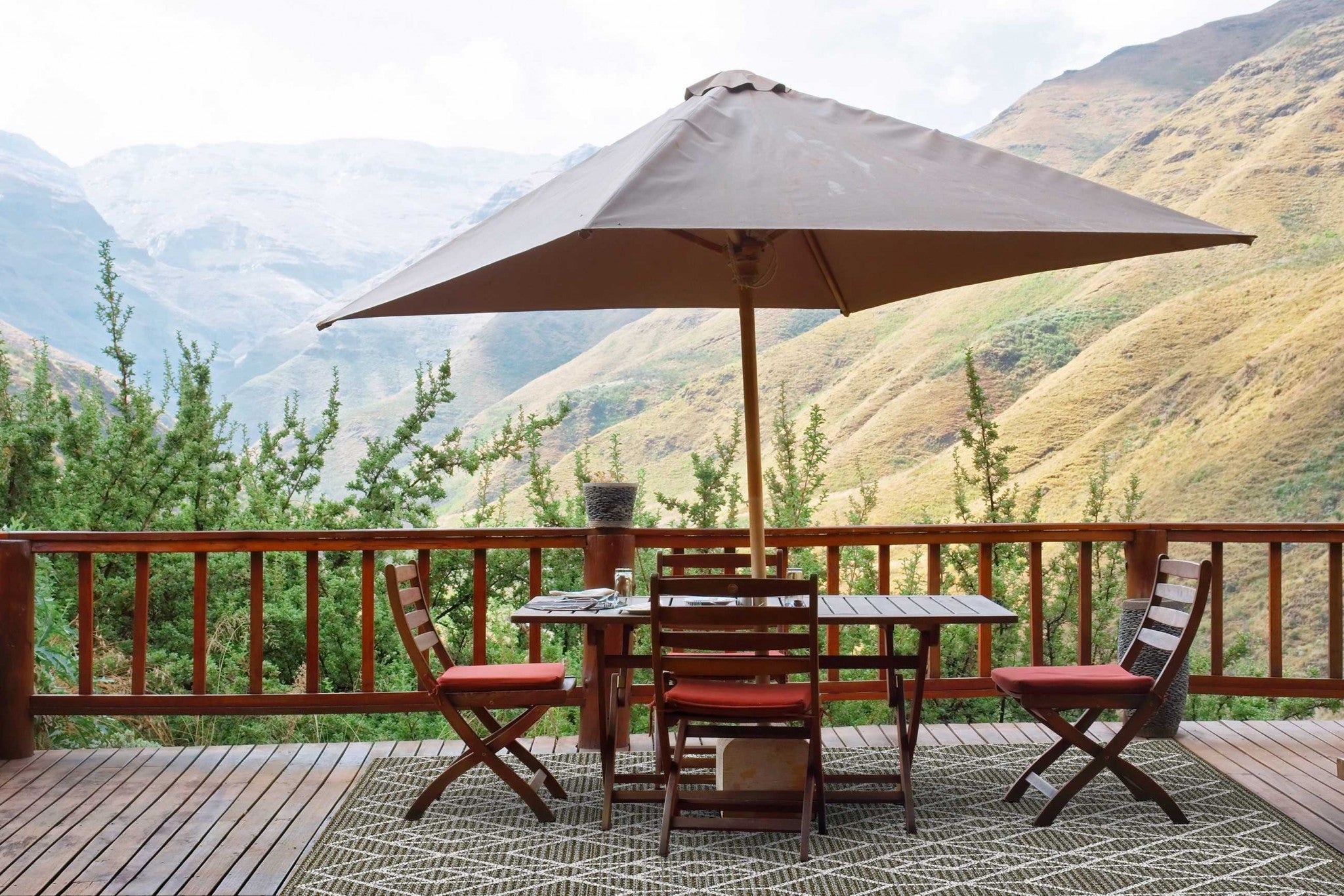 60" X 90" Grey Polypropylene Rug