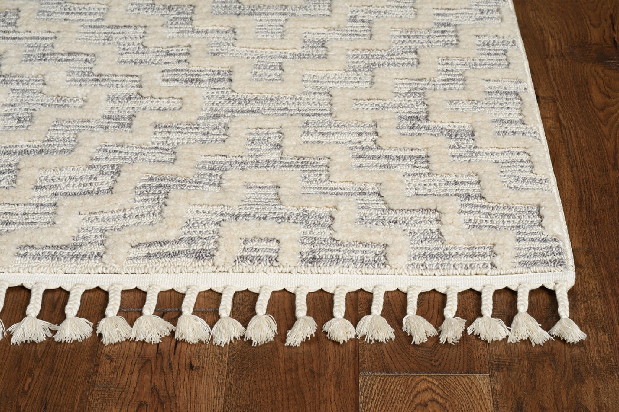 26" X 90" Ivory  Grey Polyester Rug