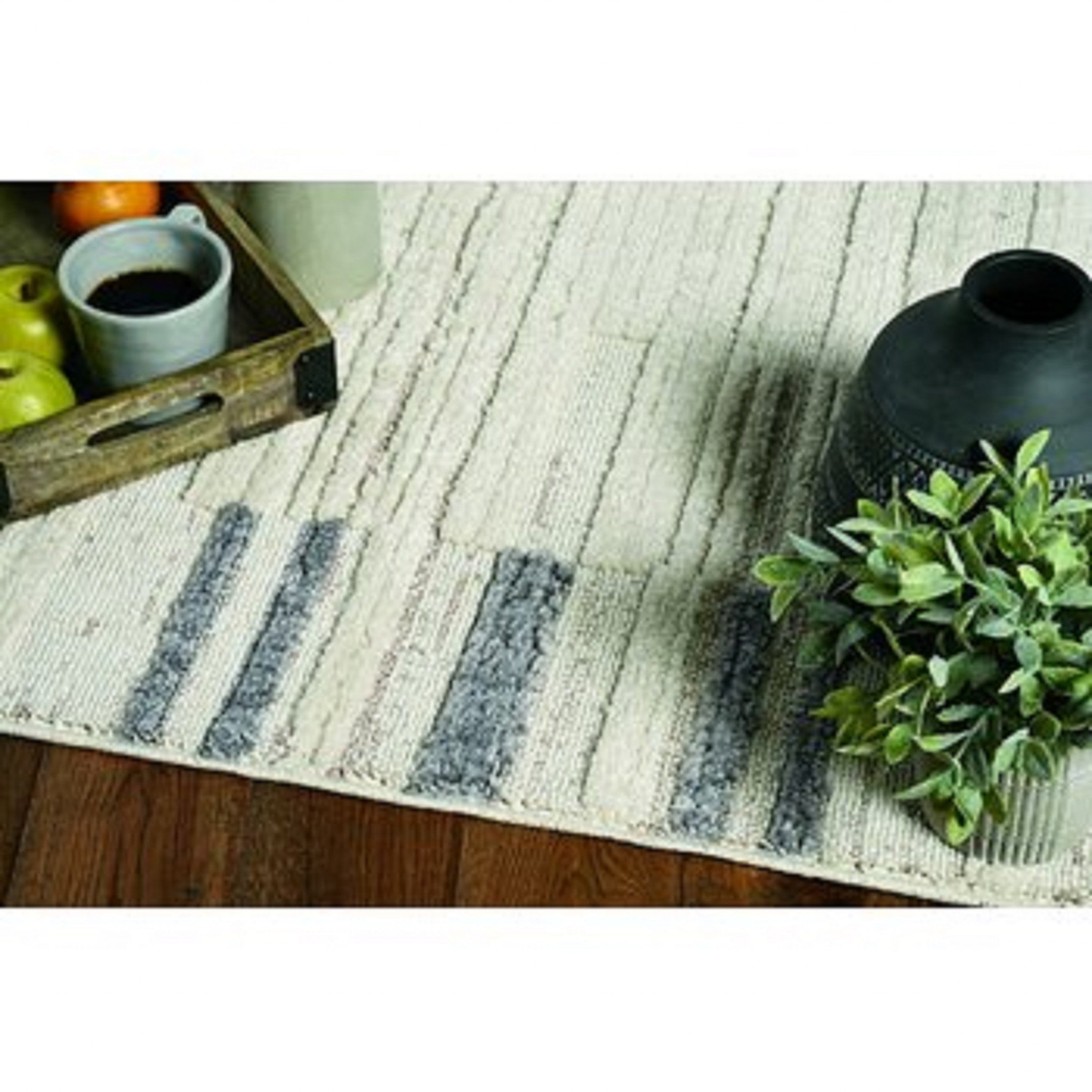26" X 90" Ivory  Grey Polyester Rug
