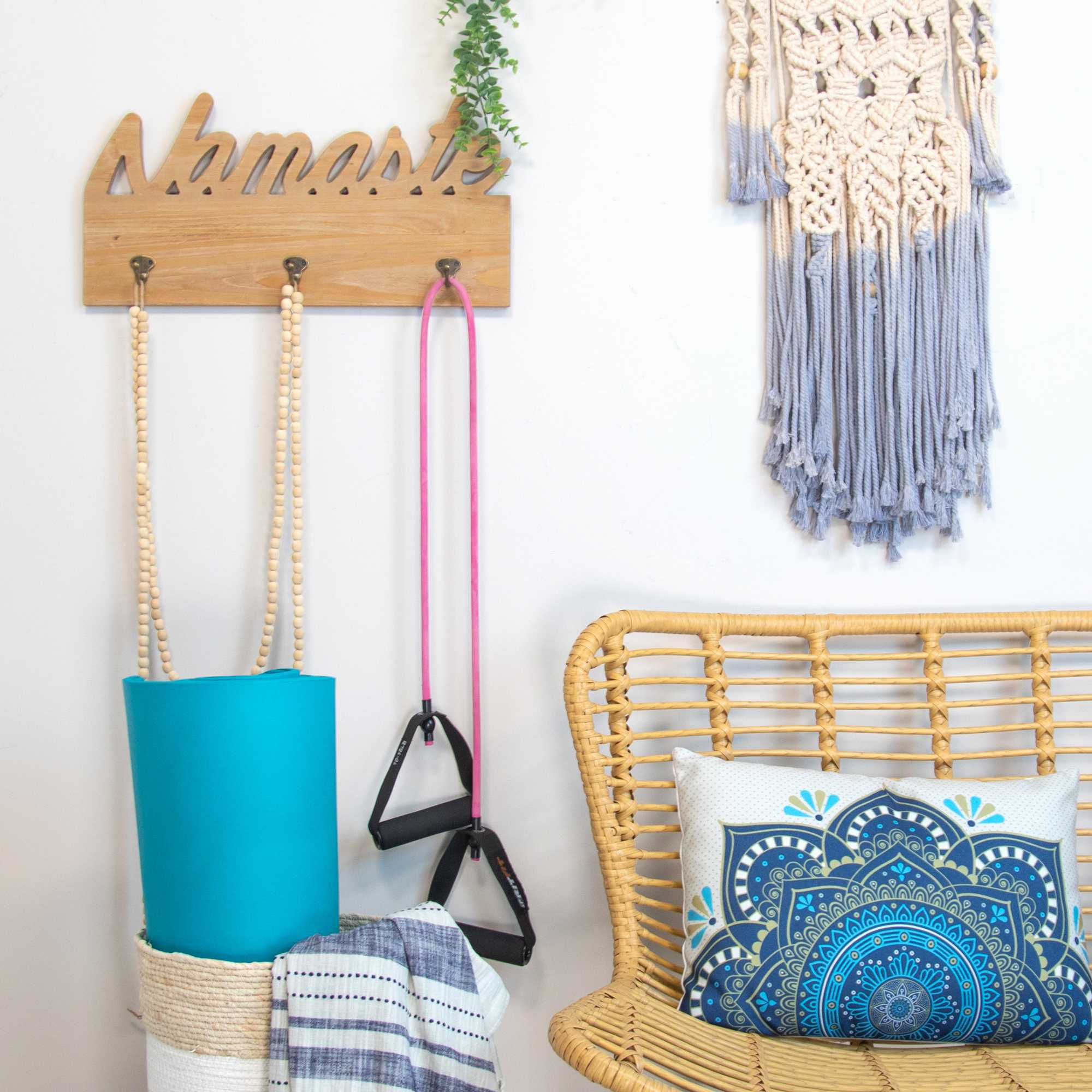 Greeting Wooden Wall Decor with Hooks