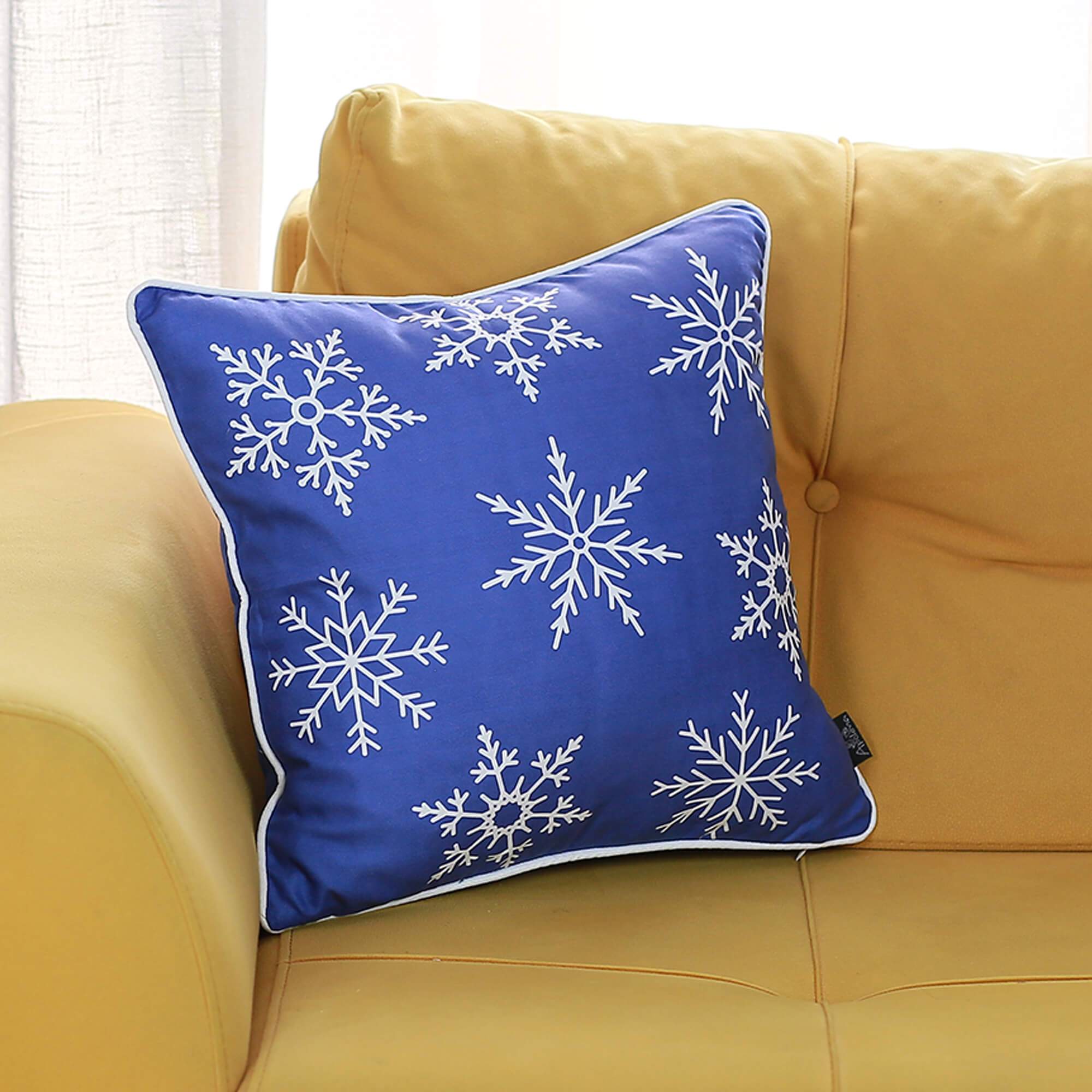 Set of 2 18" Christmas Snowflakes Throw Pillow Cover in Blue