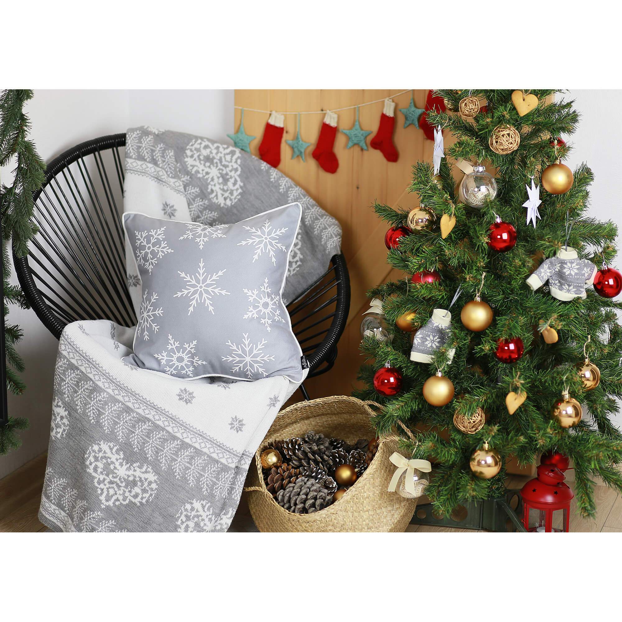 Set of 2 18" Christmas Snowflakes Throw Pillow Cover in Grey