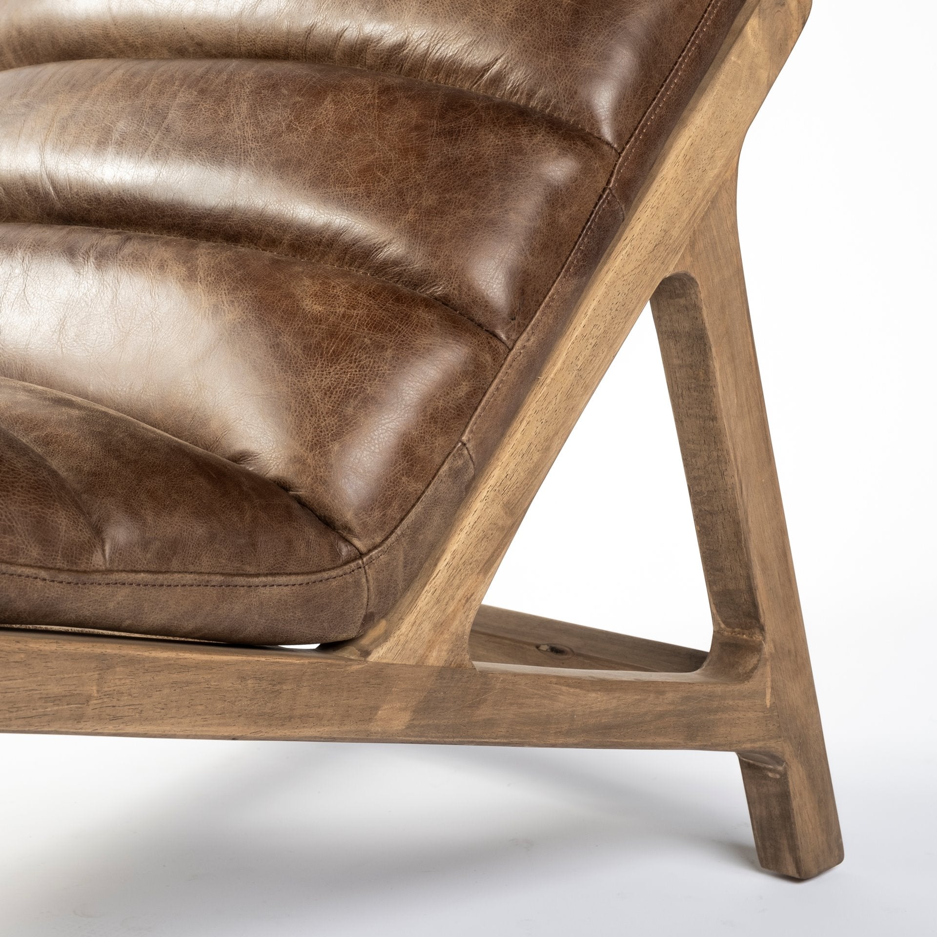 Modern Brown Genuine Leather Chaise Lounge Chair With Solid Wood Frame And Base