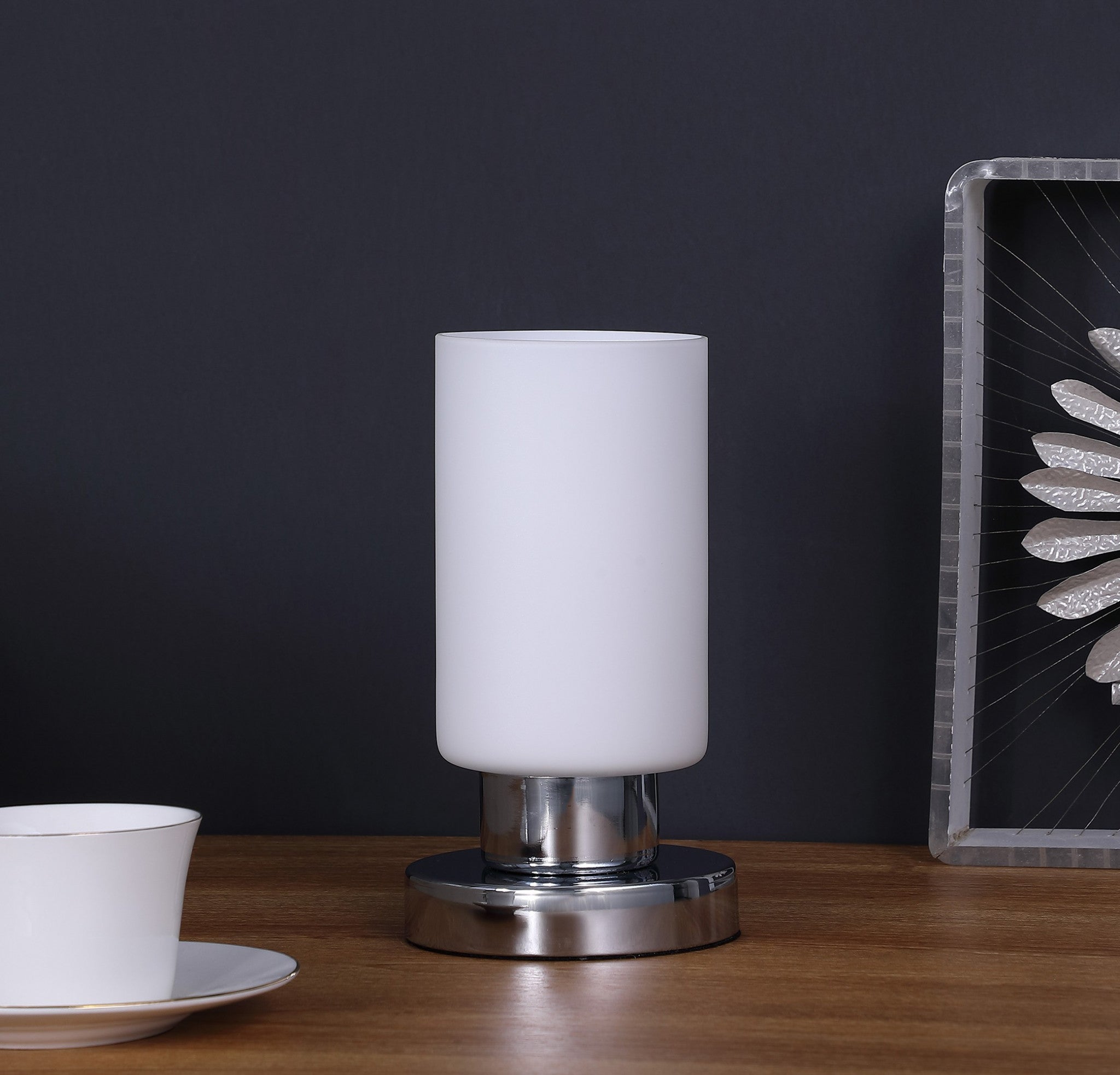 9? Classic Glass And Metal Cylinder Table Lamp