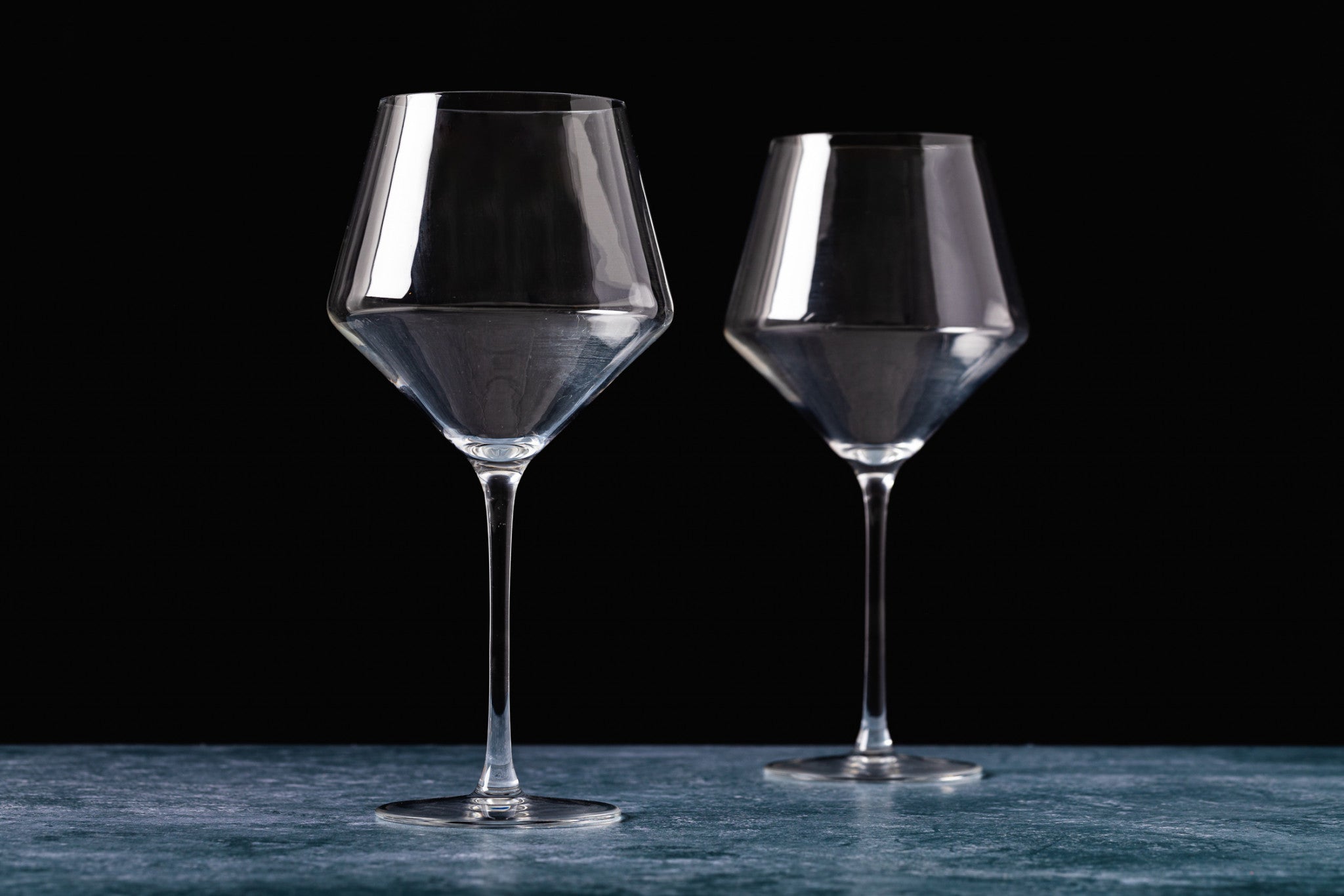 Set of Two Mod Red Wine Lead Free Crystal Wine Glasses